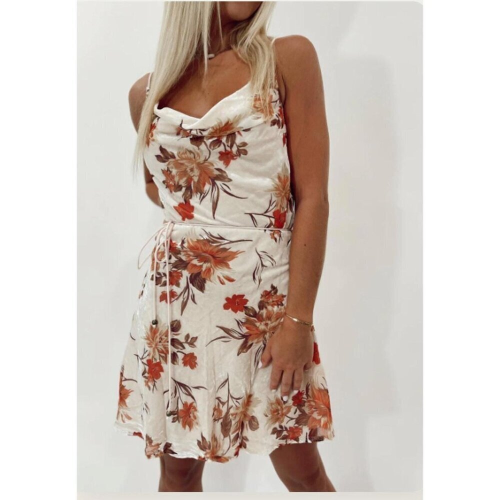 Hello Molly Light Peach Floral Velvet Mini / M